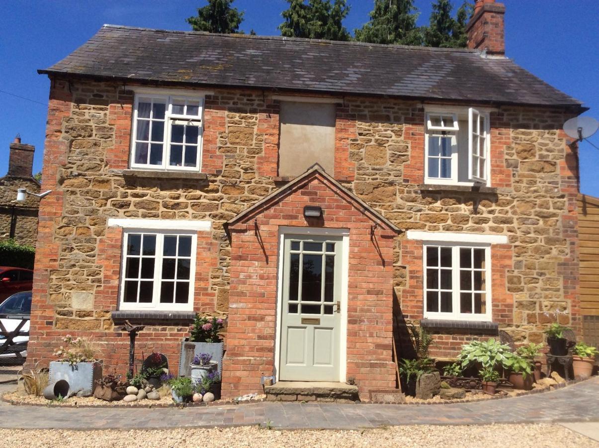 The Rear Of The Plough,Everdon. Дейвънтри Екстериор снимка